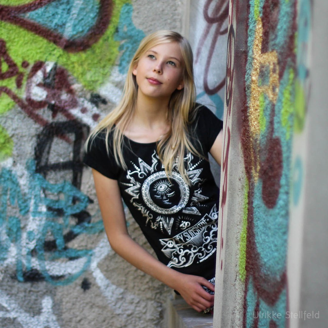 Hey Sunshine black t-shirt! StellasPhotography, Lookbook of My Positive Vibes t-shirts - Hey Sunshine and Zodiac Chart tank top.